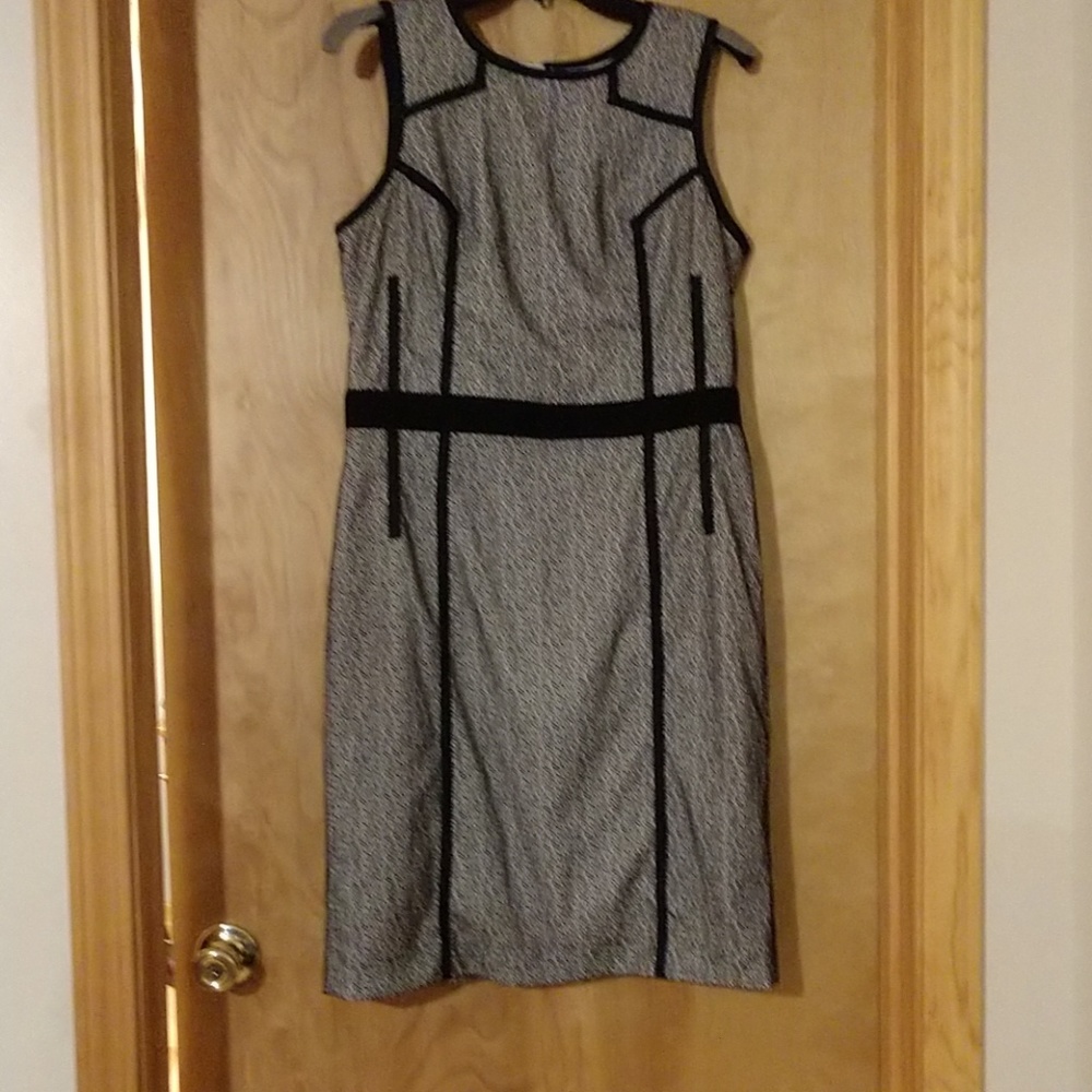 Black and White Banana republic dress size 14